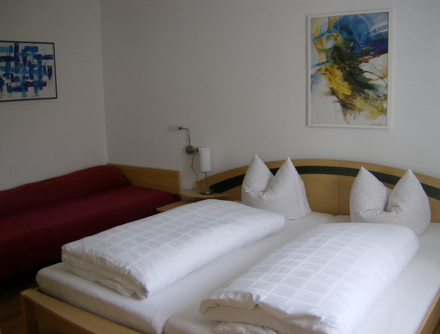 Schlafzimmer in der Ferienwohnung im GÃ¤stehaus Barbara Baur